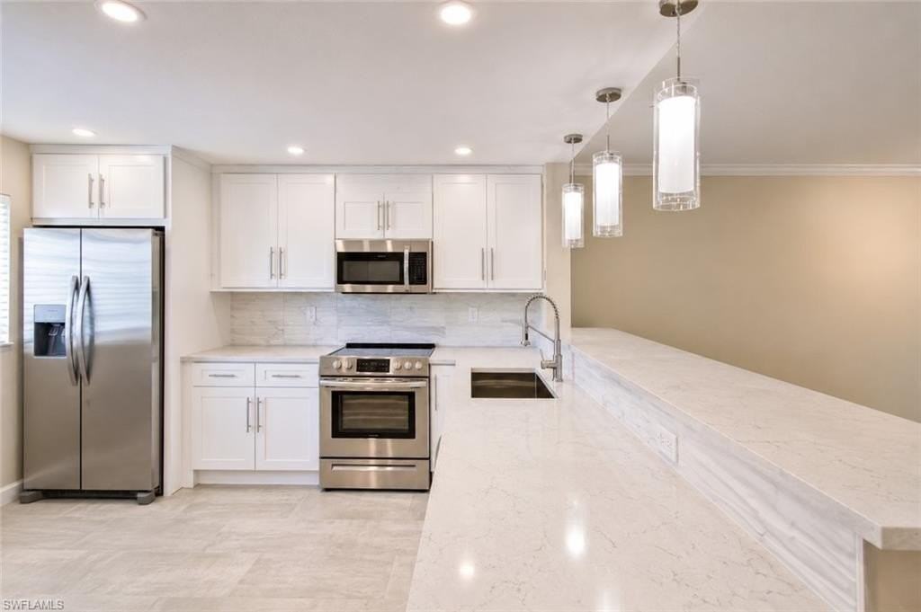 2360 Naples Trace Cir #6 - Photo 2 of 16