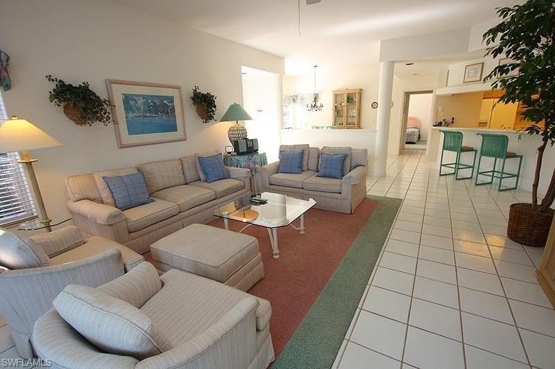 8437 Abbington Cir #612 - Photo 3 of 18