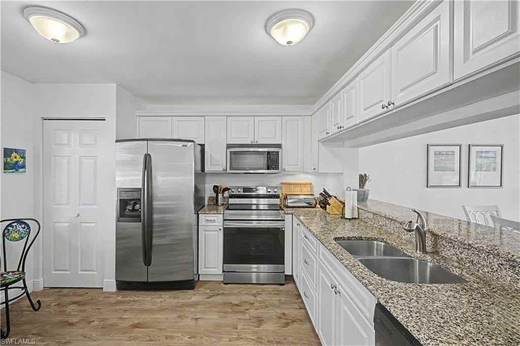 7065 Dennis Cir #F103 - Photo 5 of 32