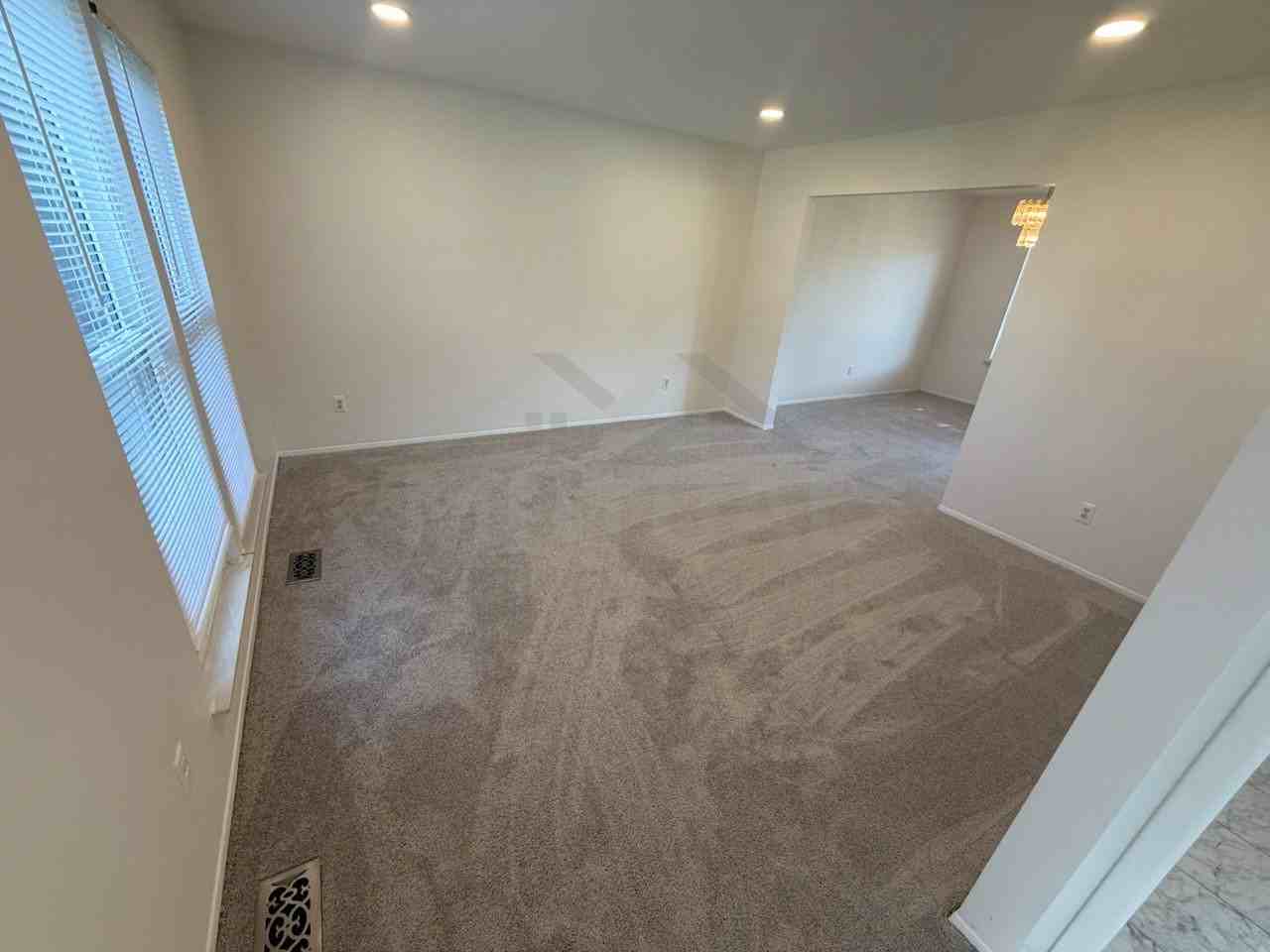 28144 Yorktown Rd - Photo 2 of 8