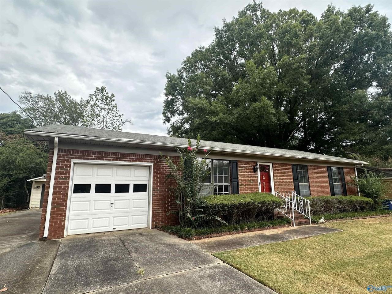 3912 Richland Dr Nw - Photo 2 of 15