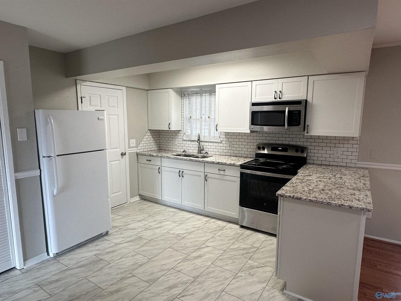 3912 Richland Dr Nw - Photo 4 of 15