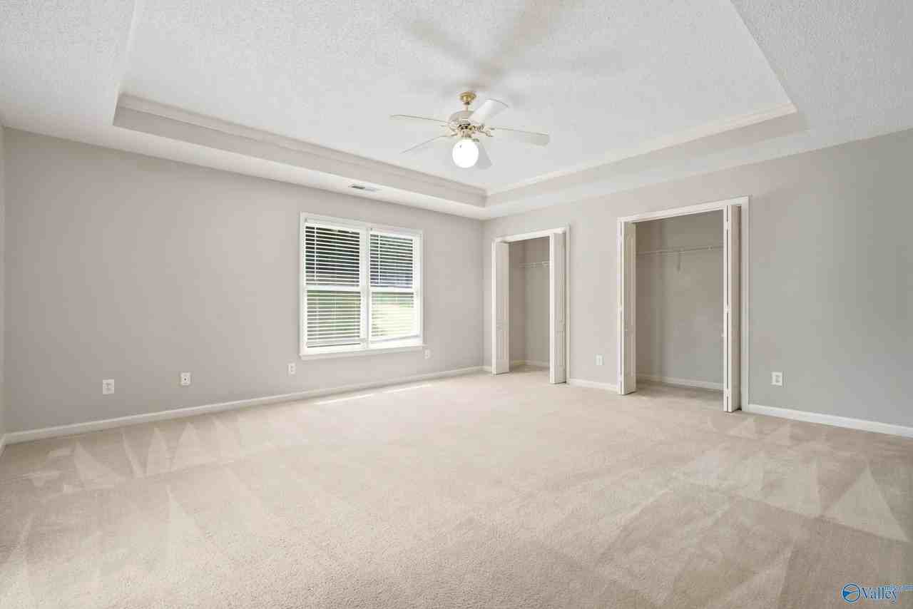 135 Castleton Dr - Photo 6 of 18