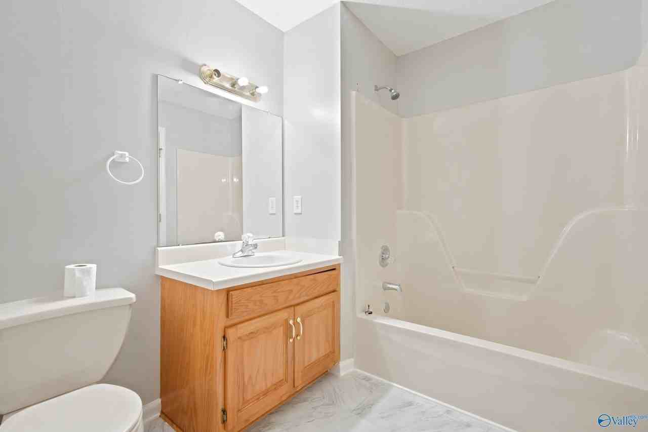 135 Castleton Dr - Photo 7 of 18