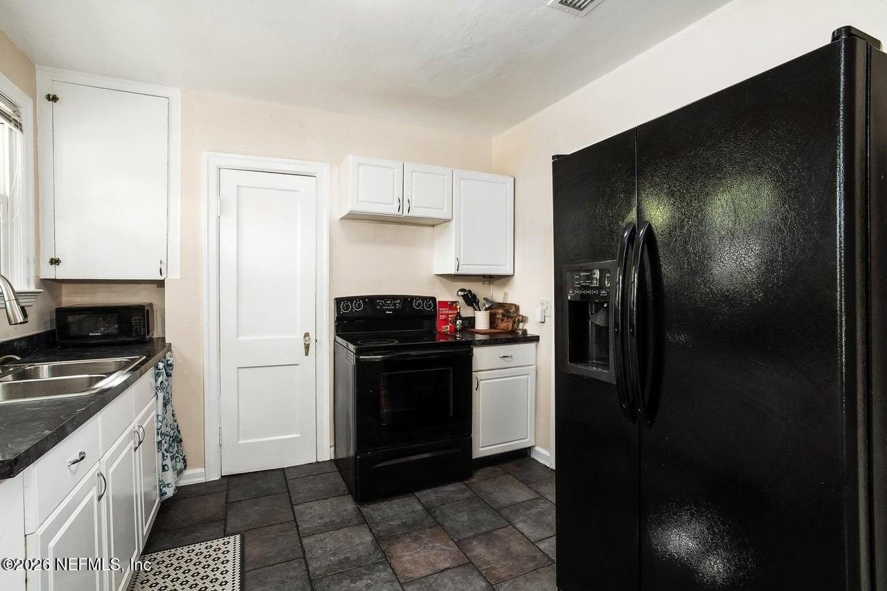 4808 Royal Ave - Photo 6 of 16