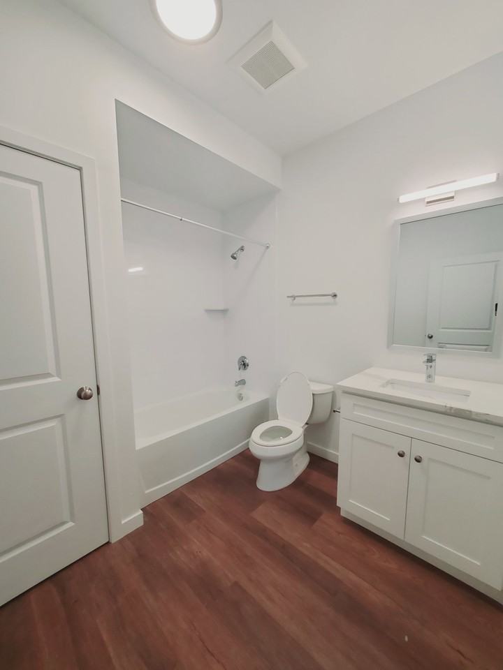 916 Hope St #404 - Photo 4 of 7