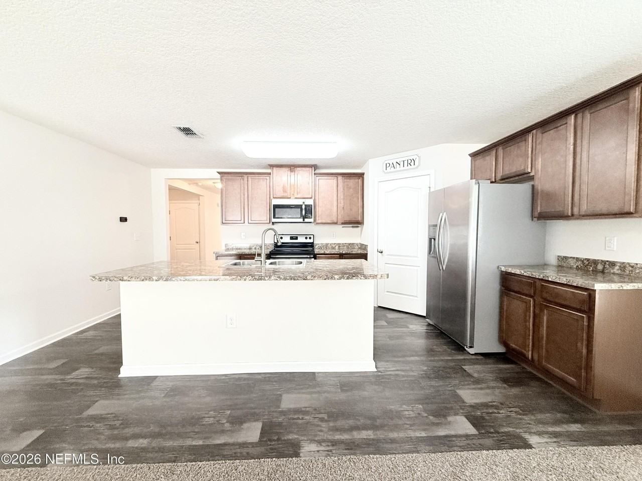 12306 Crossfield Dr - Photo 7 of 32