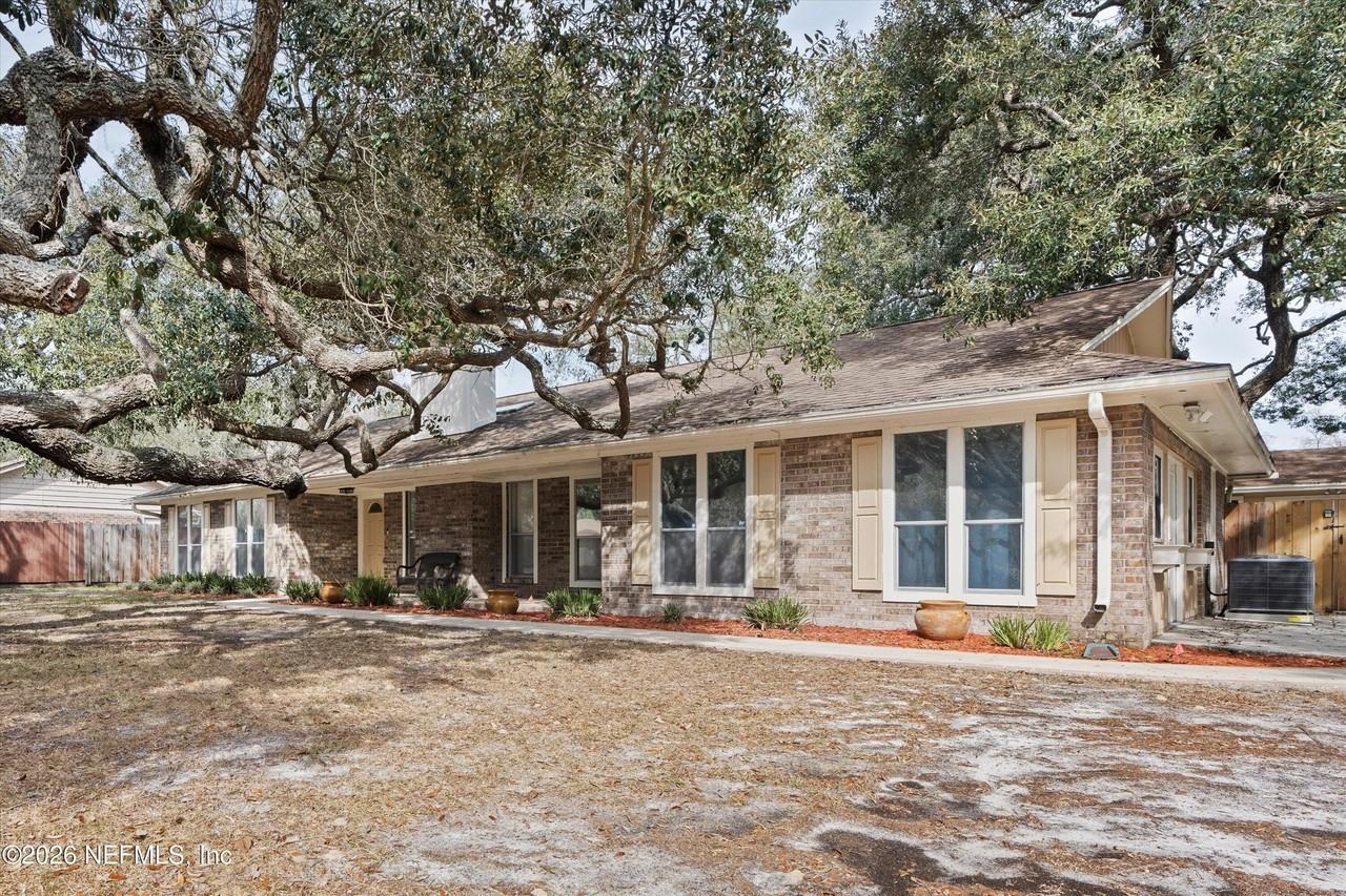 2619 Grafton Dr - Photo 2 of 10