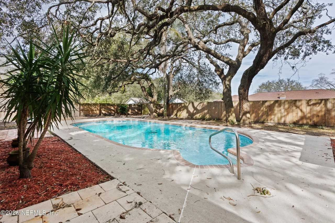 2619 Grafton Dr - Photo 3 of 10
