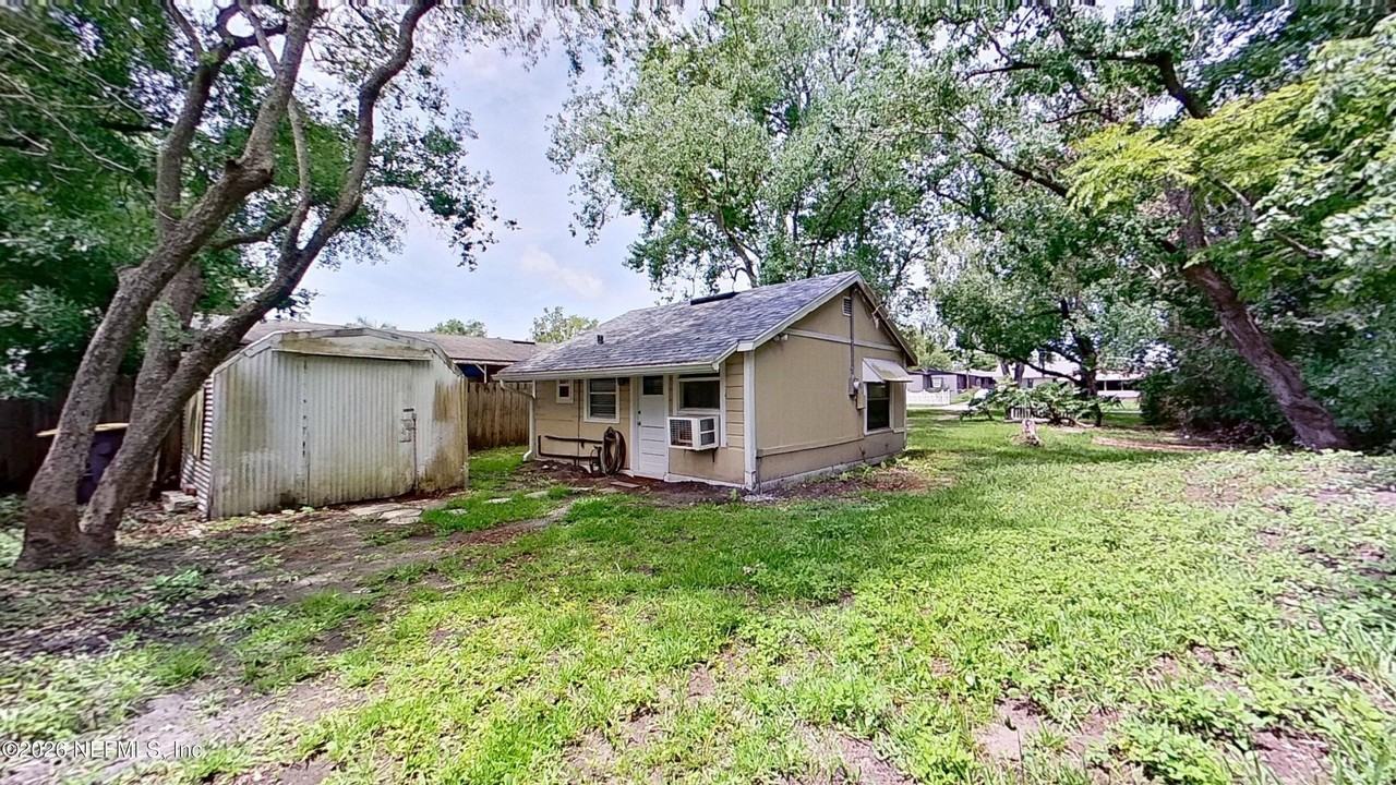 1323 Woodruff Ave - Photo 5 of 15