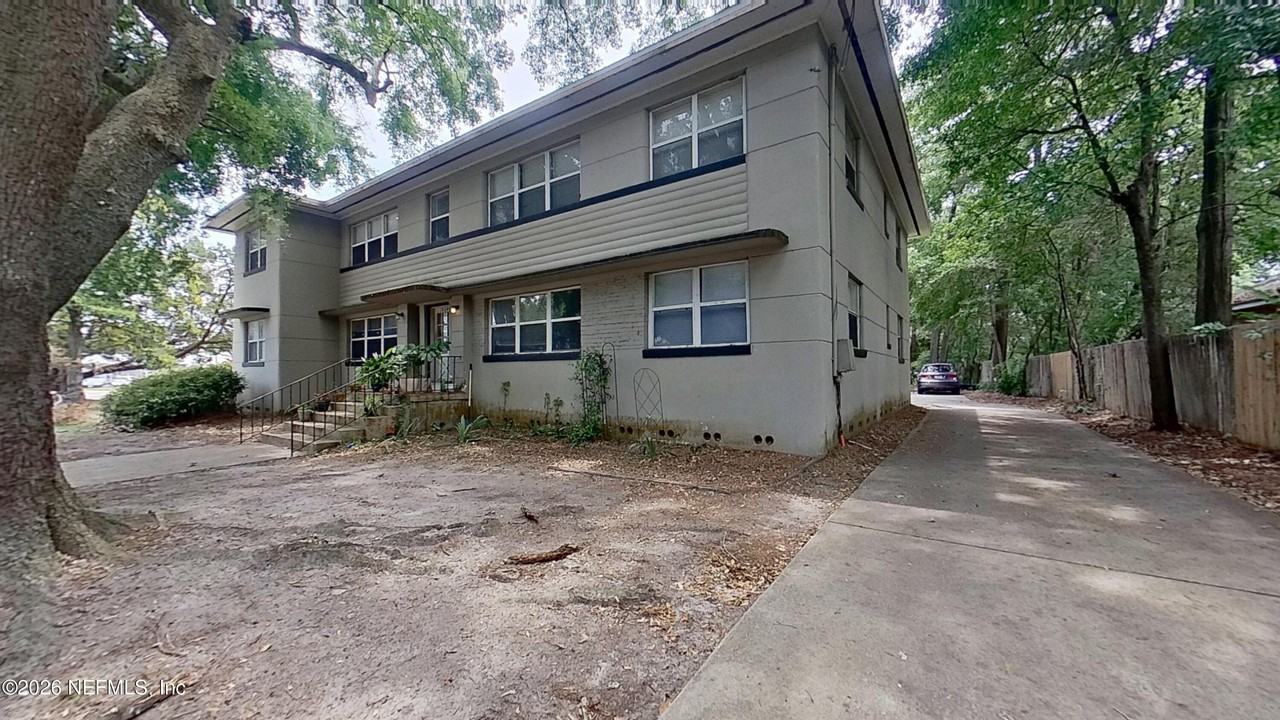 1464 Holmesdale Rd #2