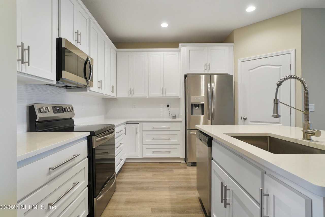 142 Castro Ct - Photo 3 of 41