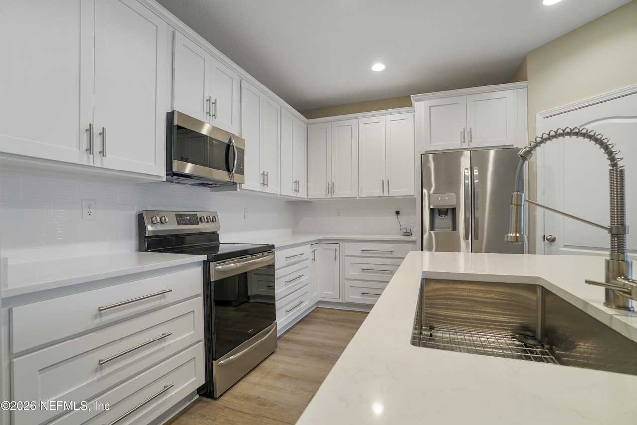 142 Castro Ct - Photo 4 of 41