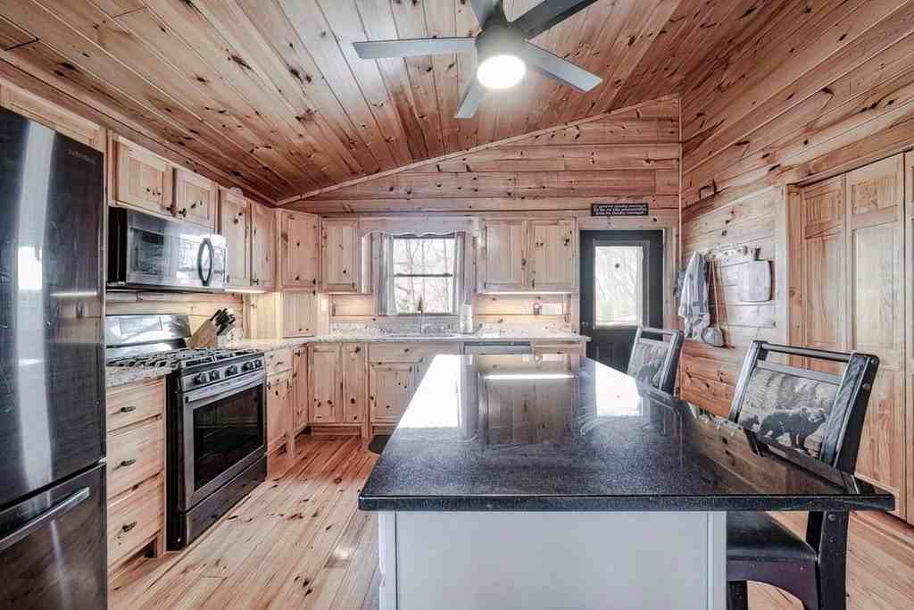 54 Henderson Ln - Photo 5 of 36