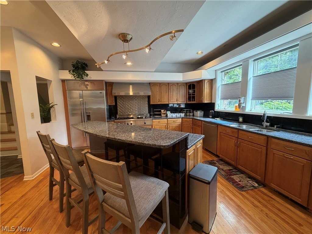 2455 Buckhurst Dr - Photo 4 of 25