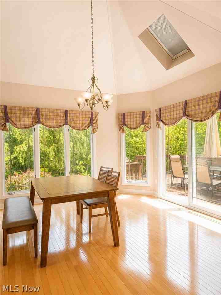39710 Alsace Ct - Photo 7 of 33