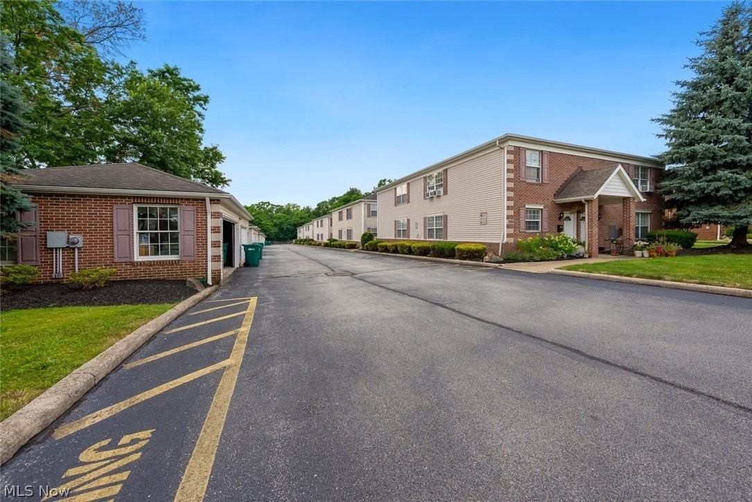 11531 Riverview Ct #13 - Photo 4 of 27