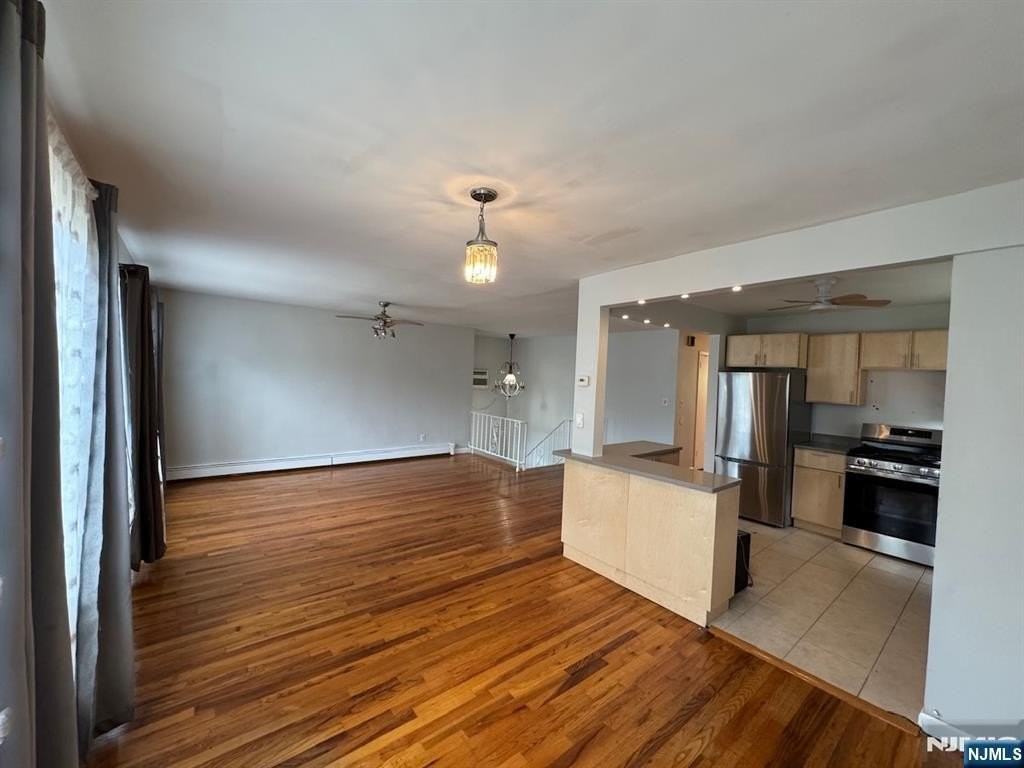1038 Kingsland Ln - Photo 4 of 36