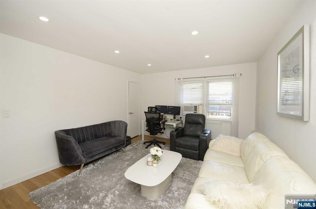 16-12 Plaza Rd #B - Photo 6 of 16