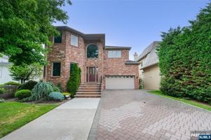 featured image of 1056 Edgewood Ln