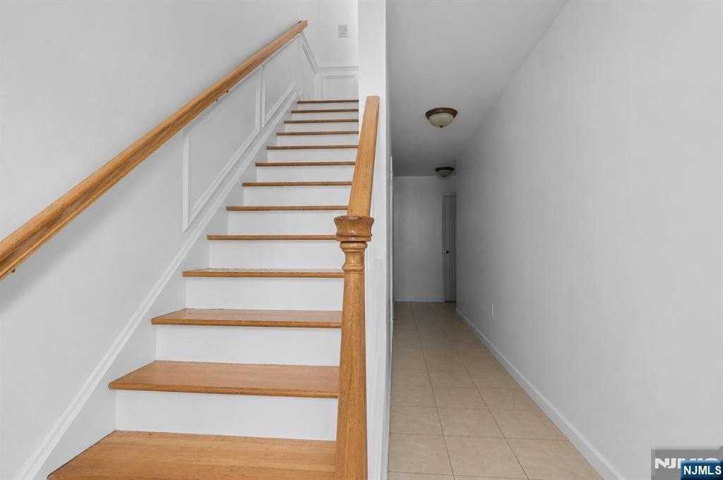 9 Hackensack Ave - Photo 2 of 38