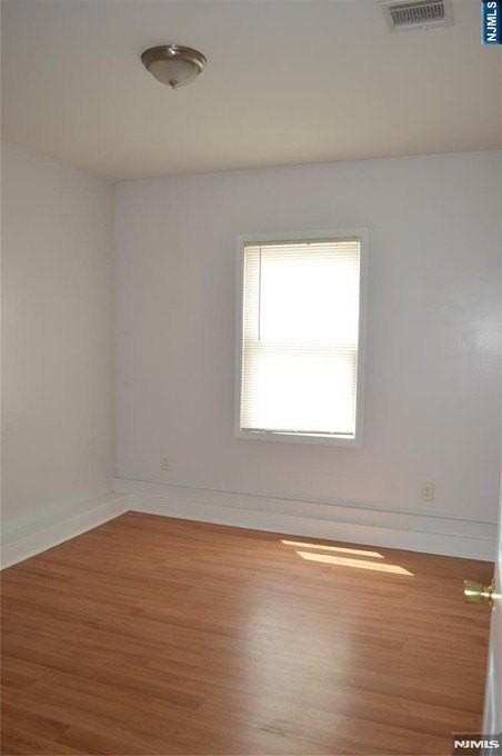 1618 N Front St #5 - Photo 3 of 9