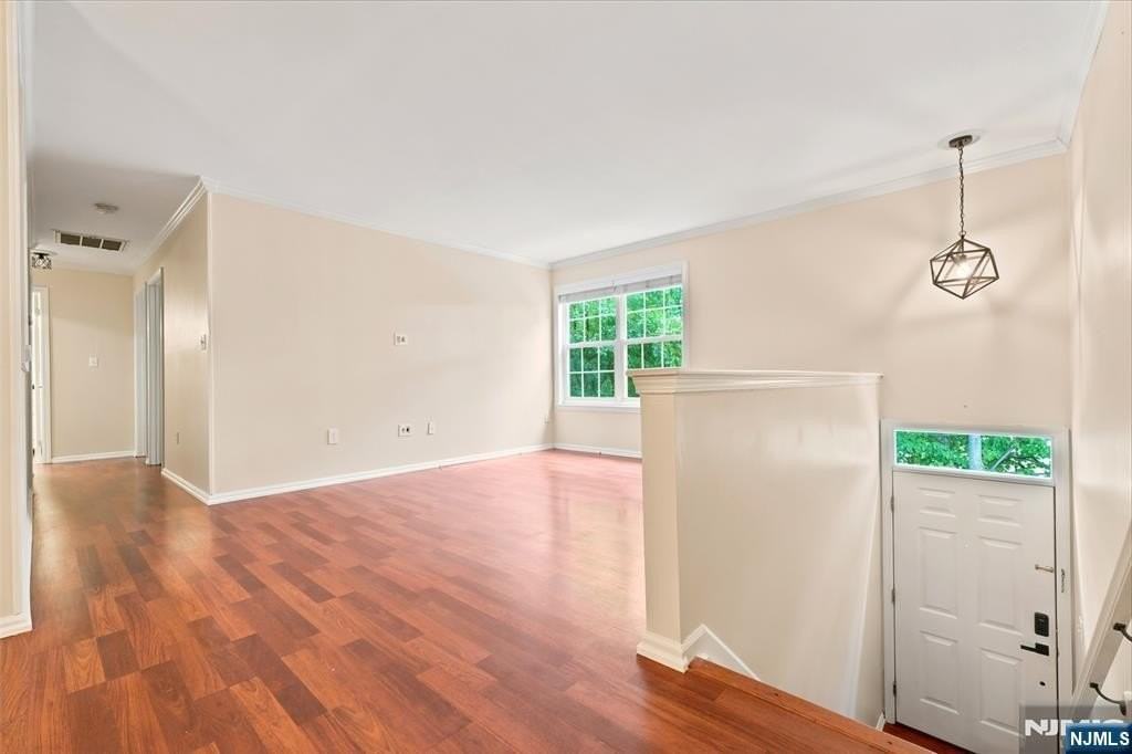 50 Pine St #I2 - Photo 2 of 18
