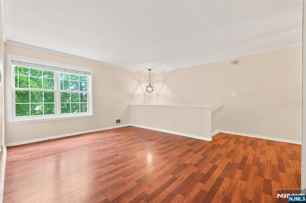 50 Pine St #I2 - Photo 4 of 18