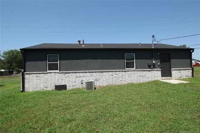 923 N 10th St - Photo 2 of 8