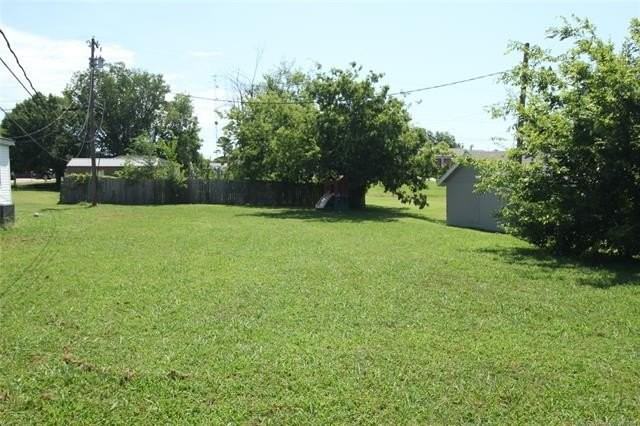 923 N 10th St - Photo 3 of 8