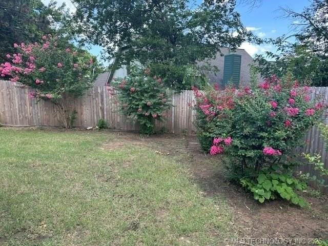 6365 S 85th East Ave - Photo 3 of 32