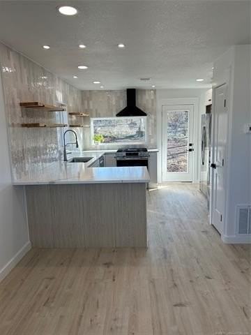 704 S Maryland Ave - Photo 4 of 11