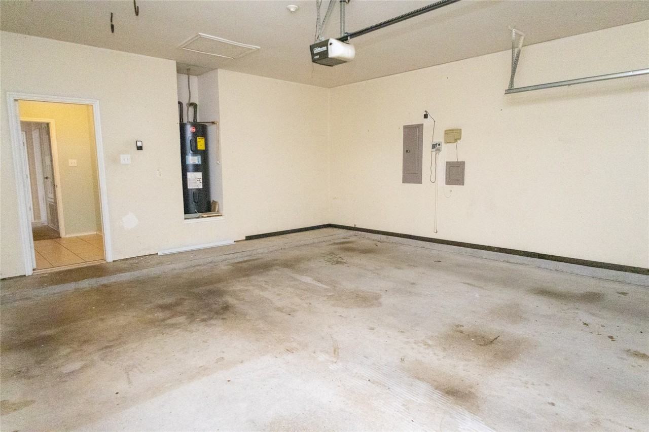 1407 Hazelwood Dr - Photo 5 of 33