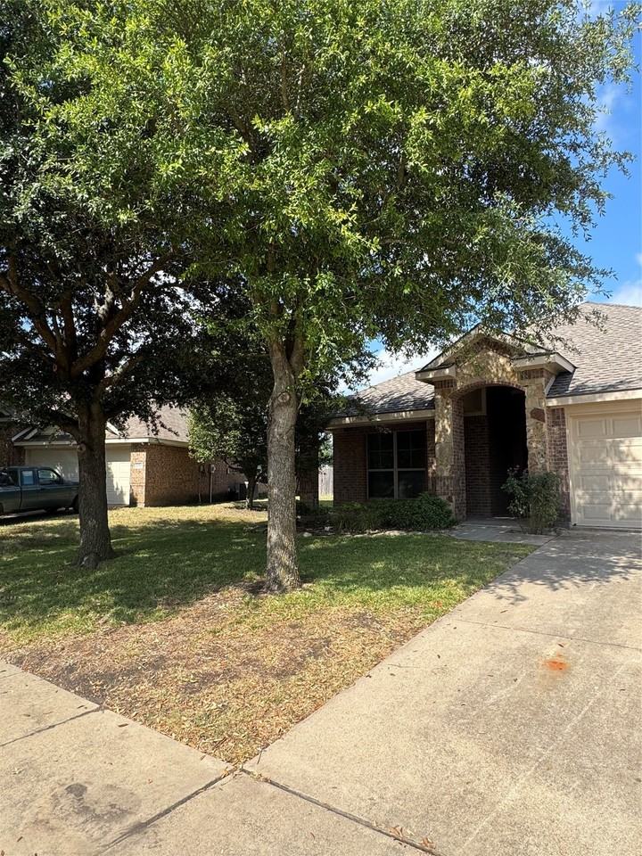 111 Valley Ranch Ct - Photo 2 of 18