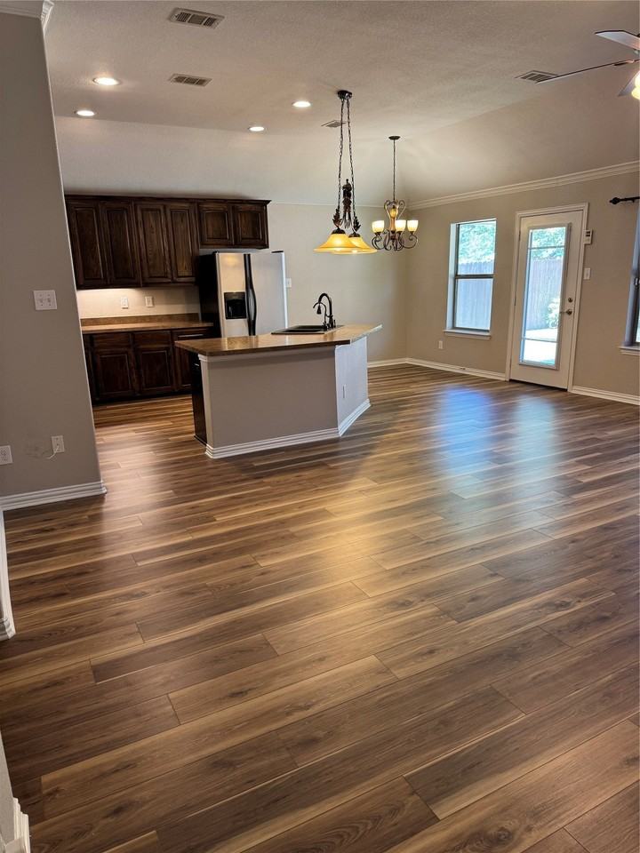 111 Valley Ranch Ct - Photo 4 of 18