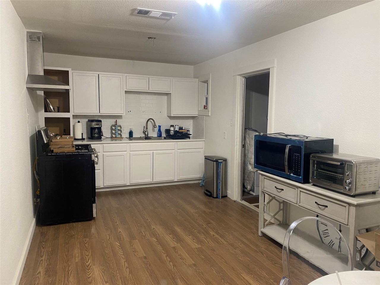 1482 Burger St - Photo 4 of 14