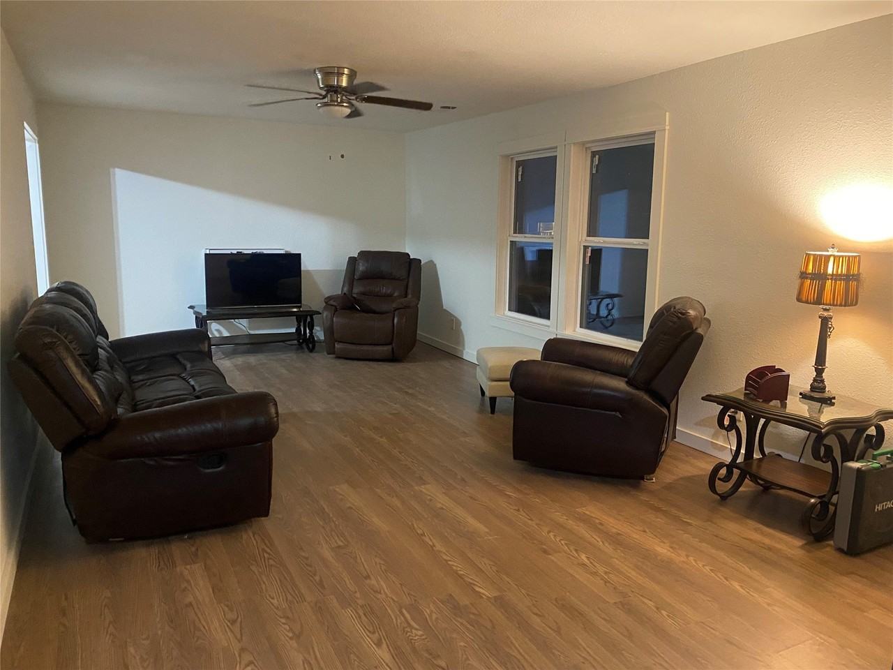 1482 Burger St - Photo 5 of 14