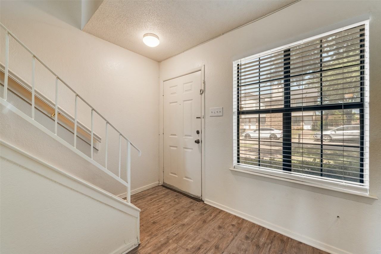 2826 Wimbledon Ct #B - Photo 3 of 18