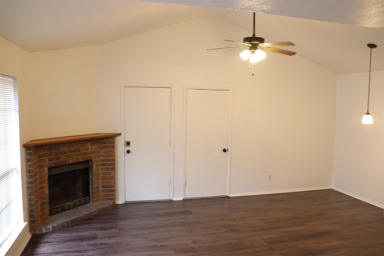 10020 Redondo Dr - Photo 3 of 25