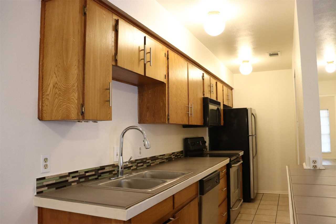 10020 Redondo Dr - Photo 7 of 25