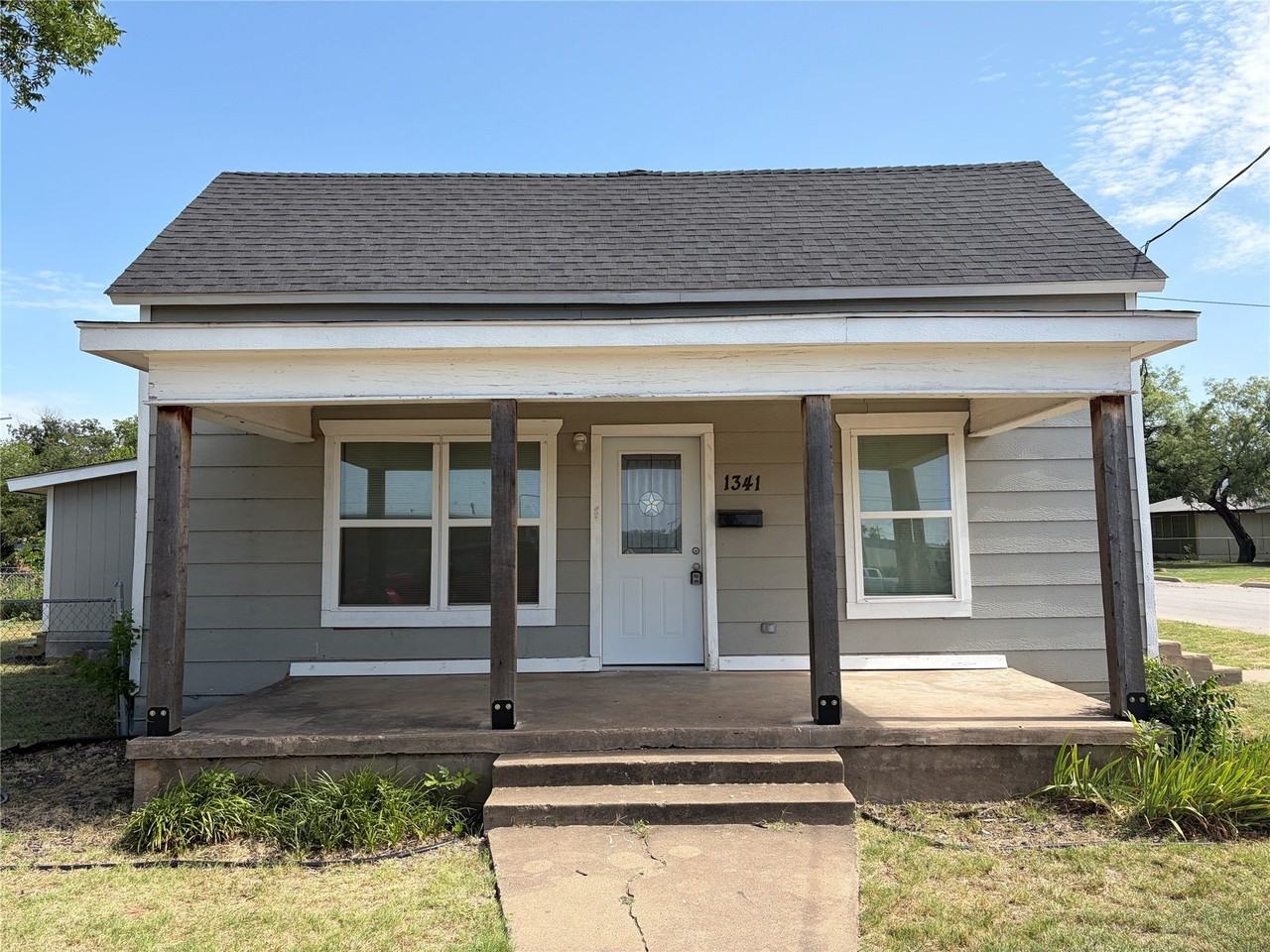 1341 S 16th St - Photo 2 of 16