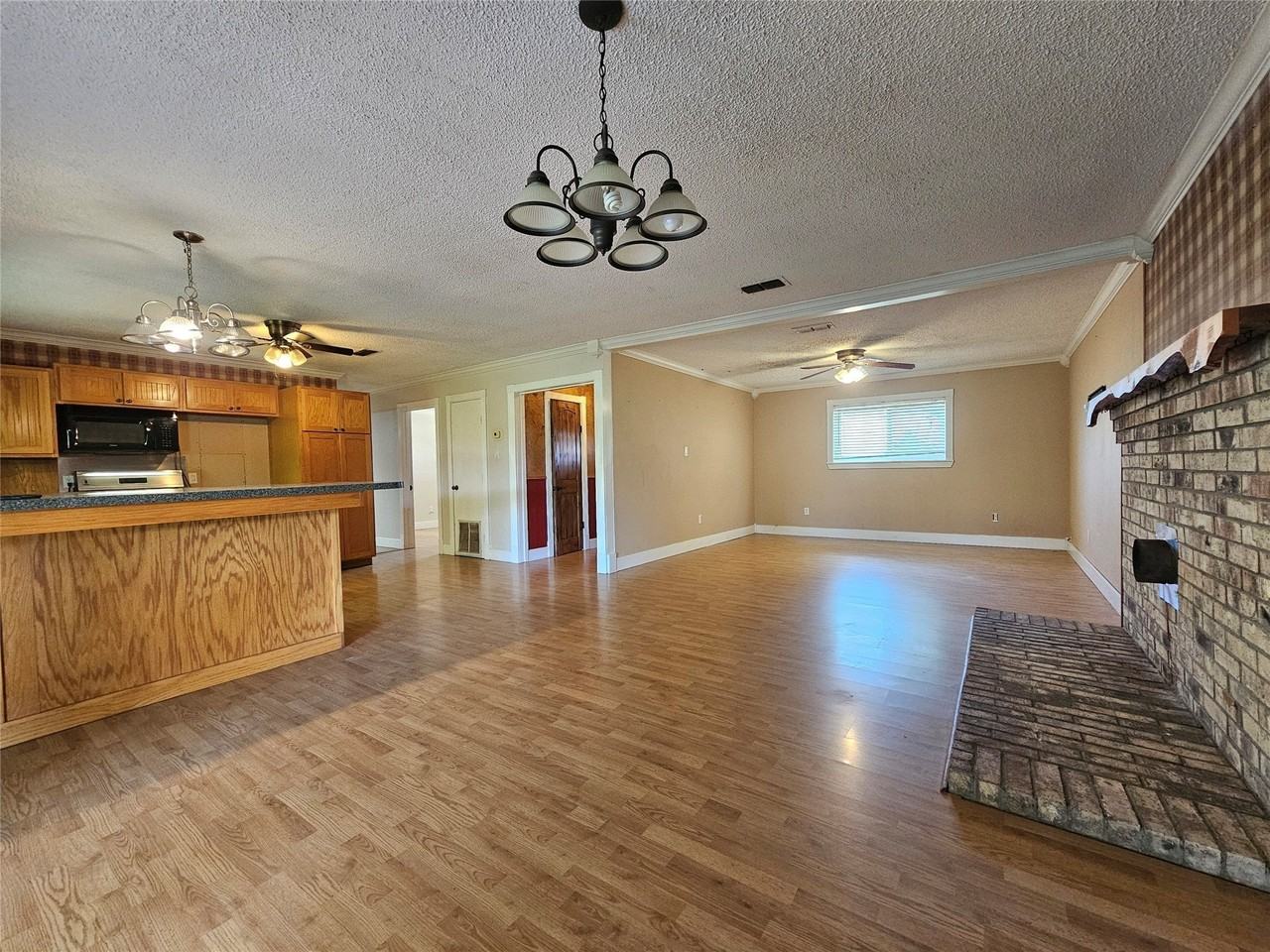 1630 Milrany Ln - Photo 3 of 16