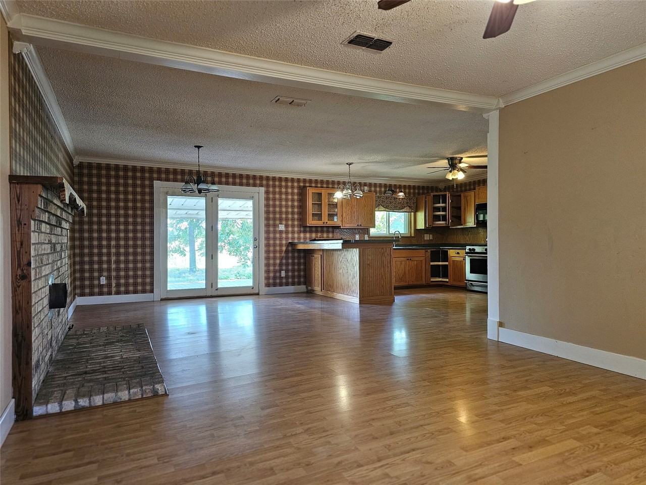 1630 Milrany Ln - Photo 4 of 16