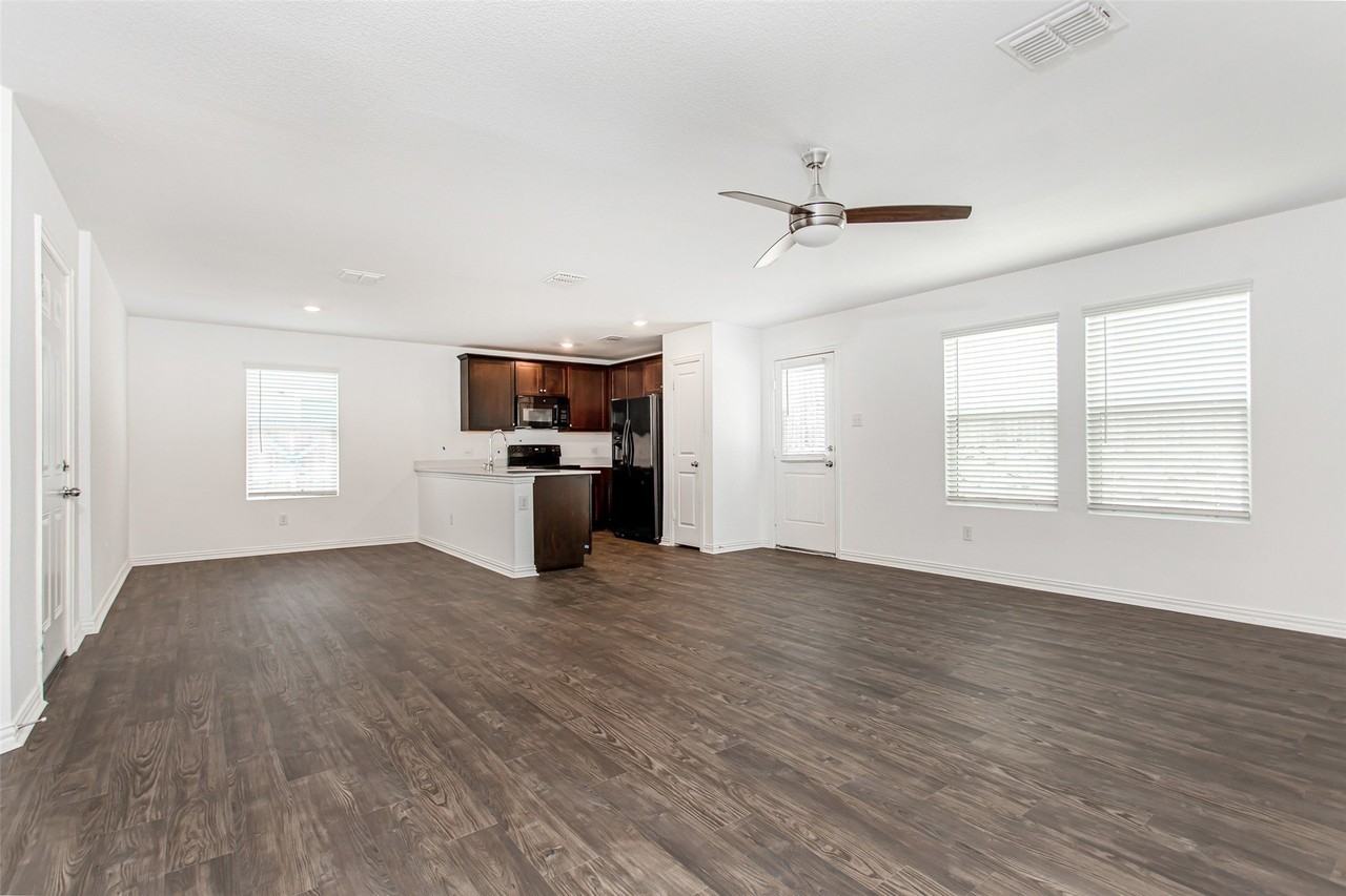 9213 Marilyn Pl - Photo 6 of 27