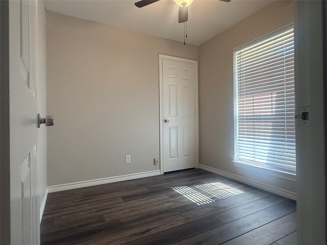 605 N Avenue D - Photo 7 of 9