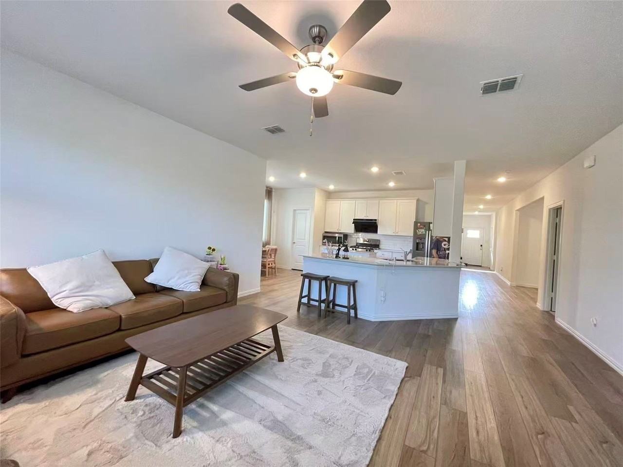 8413 Butterfly Ln - Photo 4 of 18