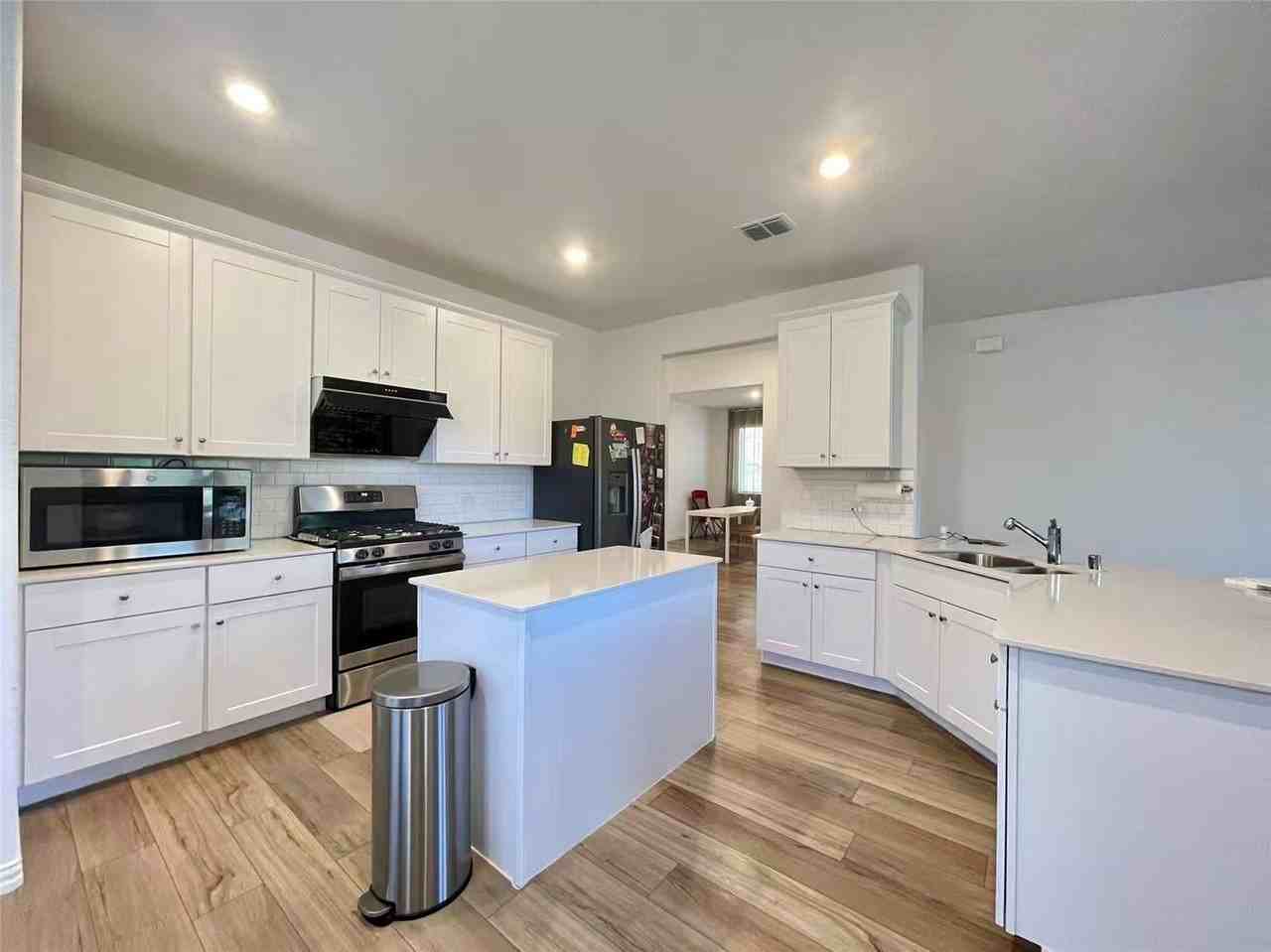 8413 Butterfly Ln - Photo 6 of 18