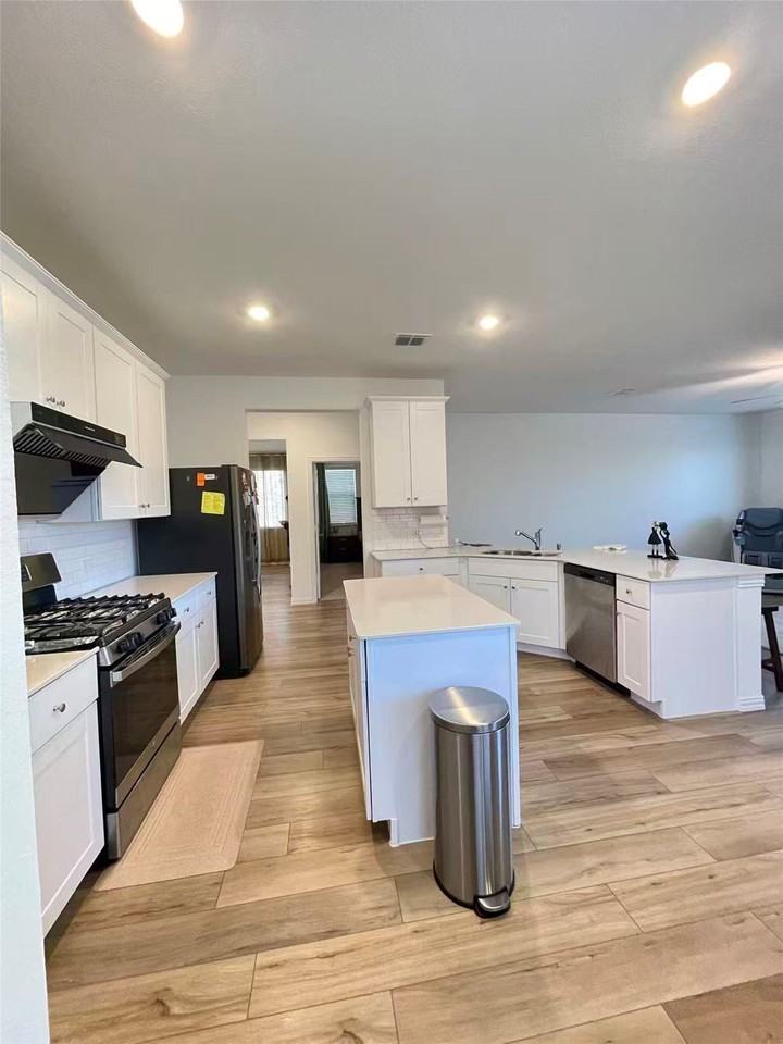 8413 Butterfly Ln - Photo 7 of 18