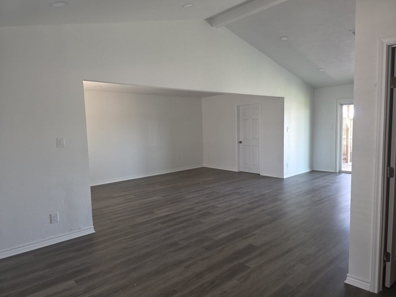 2505 Western Dr - Photo 3 of 9