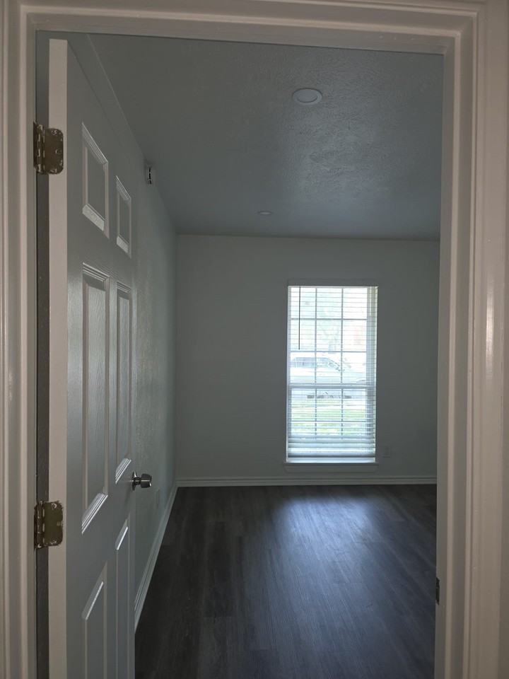 2505 Western Dr - Photo 6 of 9